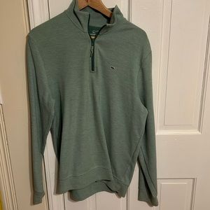 Vineyard Vines Men’s Pull over. Medium